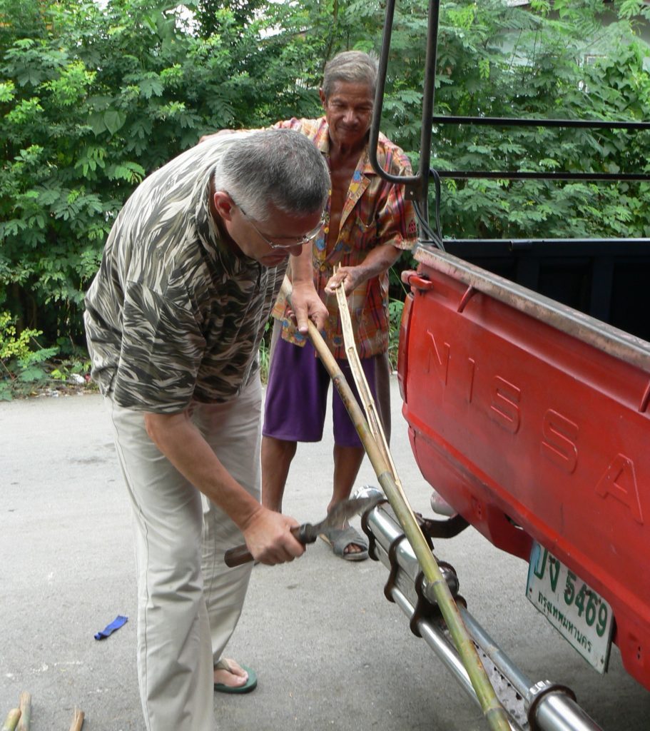 Splitting bamboo poles