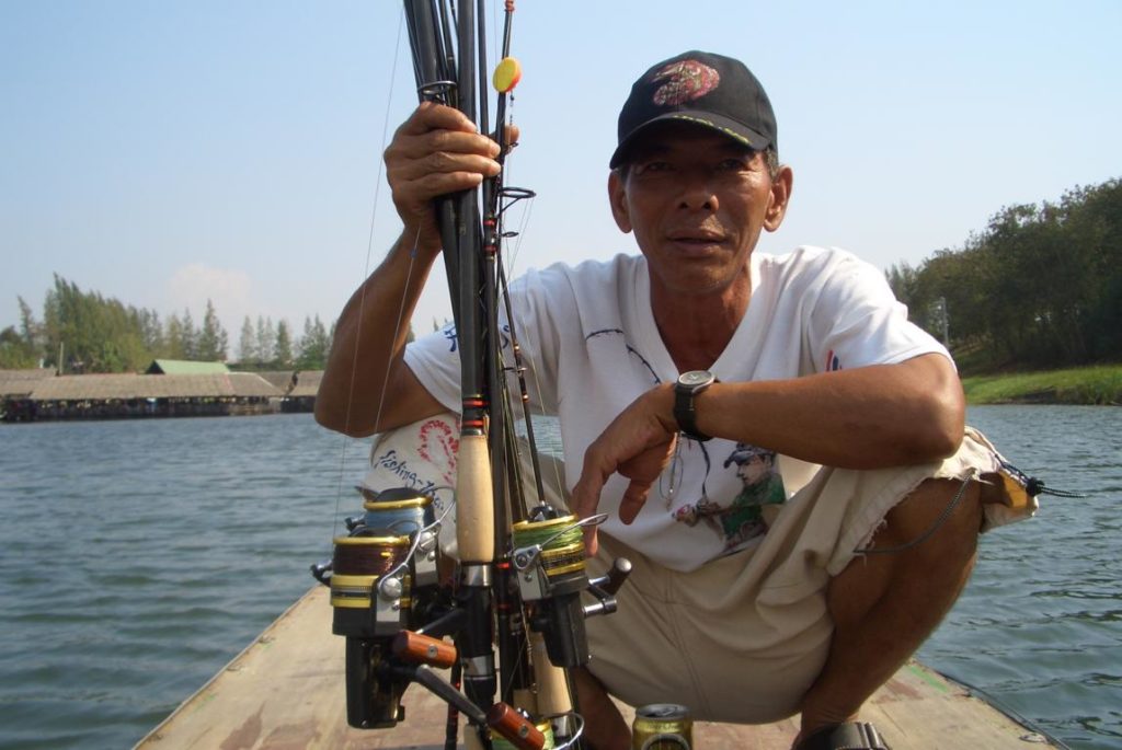 Mechanically propelled spears for freshwater fishing - Bushguide 101