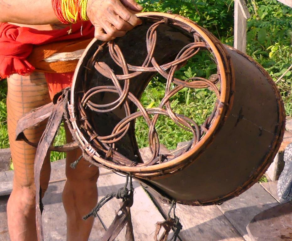 Bottom design of the Bolokbok sago leaf sheath basket of Mentawai people