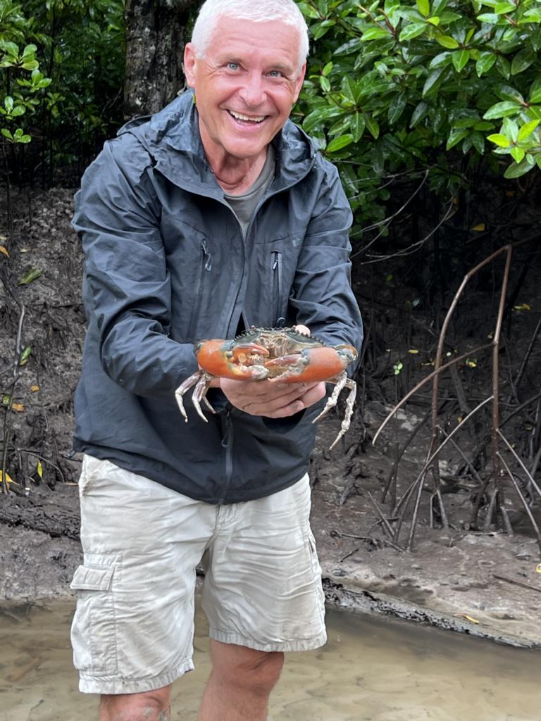 Mud crab and Kurt Hoelzl