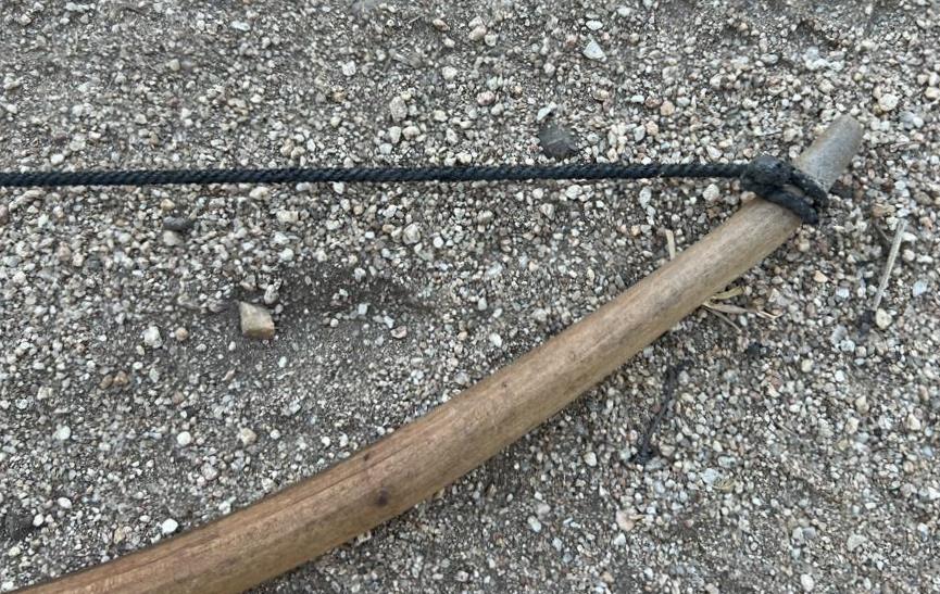 Datoga hunting bow with upper string fixation point