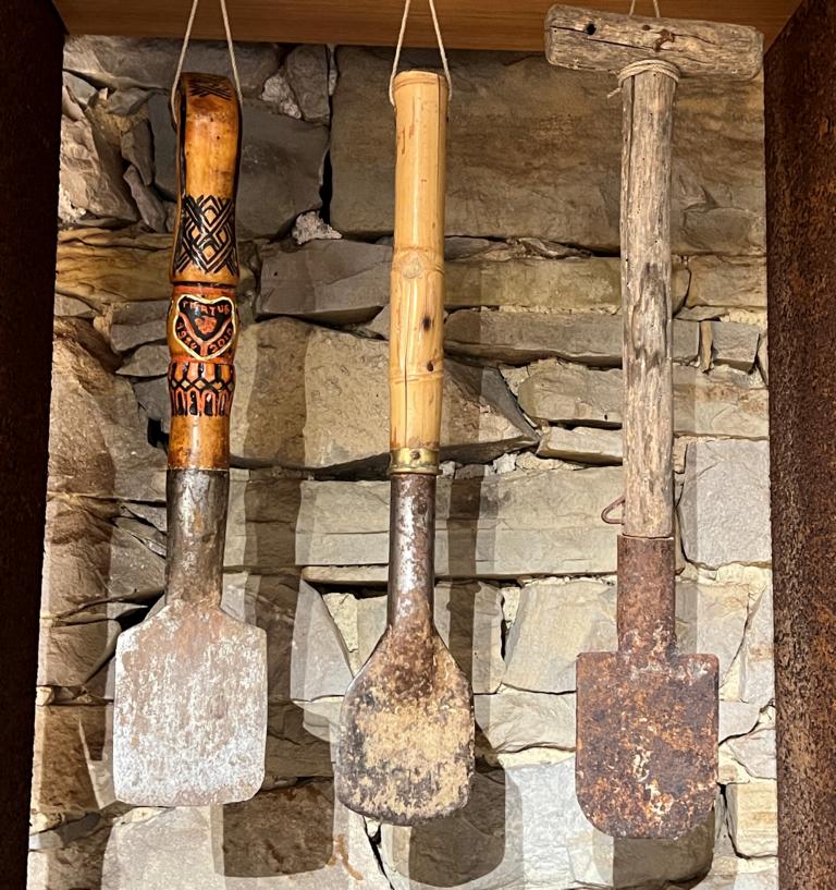 Old truffle spades