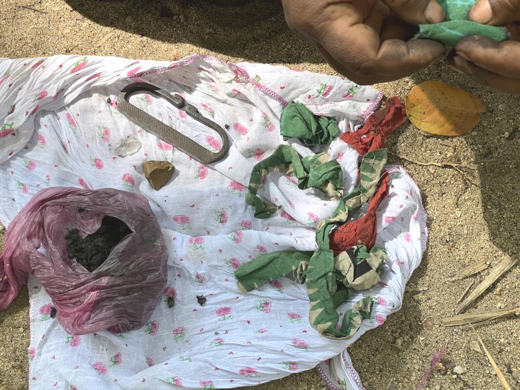 Materials for Vedda flint and steel fire-making