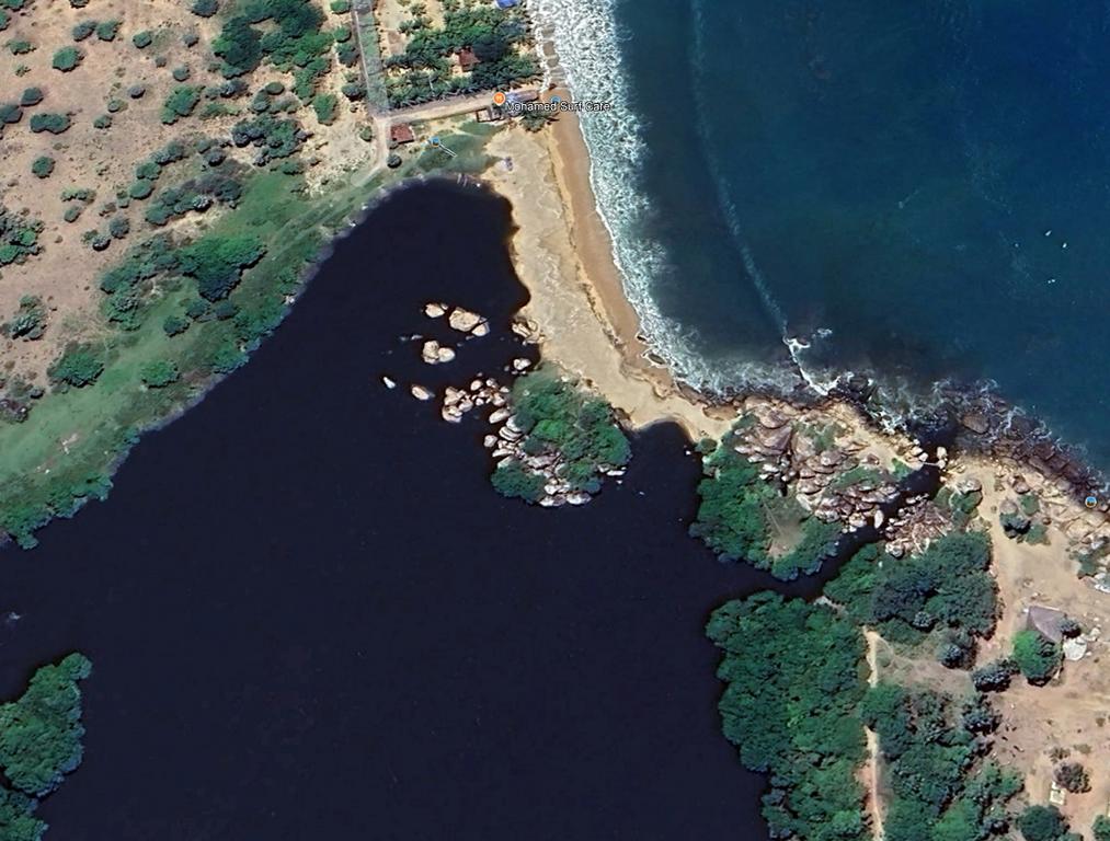The connection channel between the lagoon and the Indian Ocean.