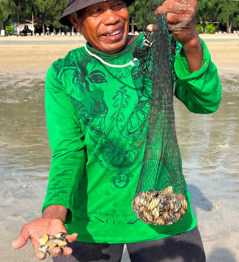 Some clams are for dinner, others will be sold to a restaurant.