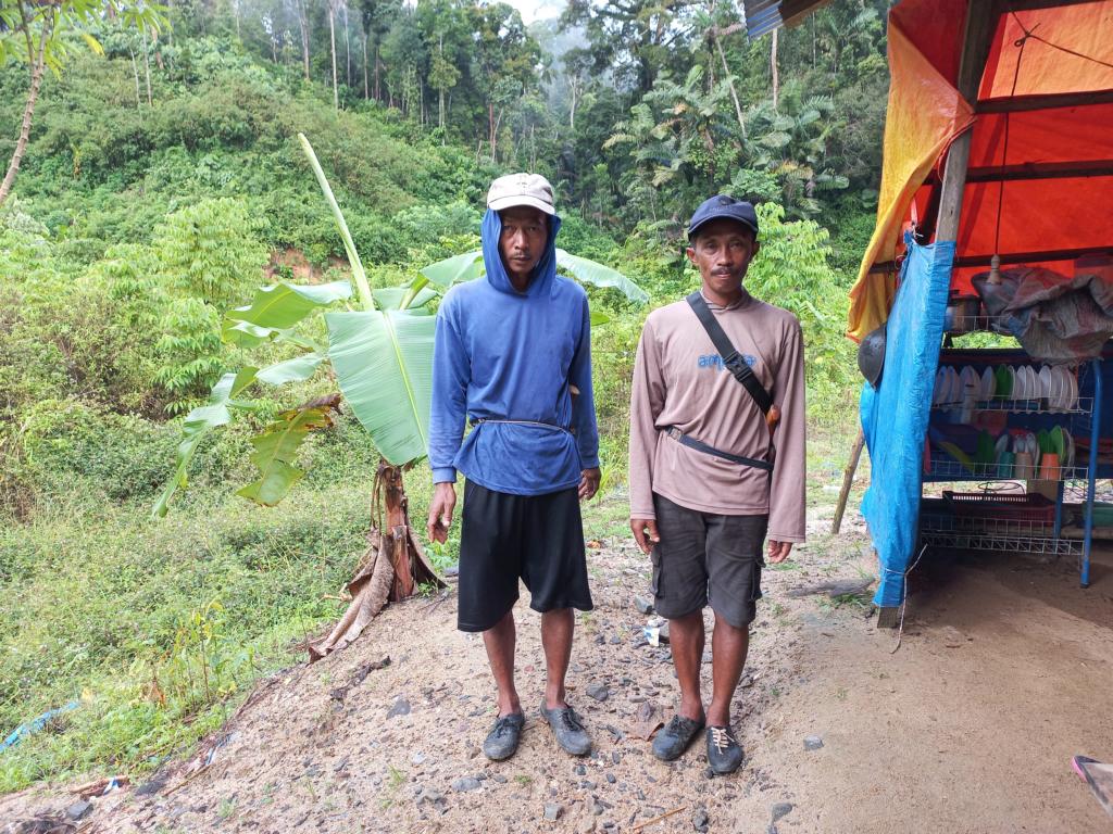 Rubber shoes as jungle footwear