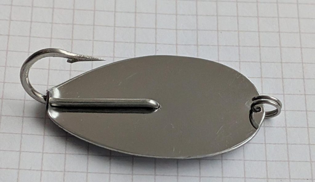 Front side of a fishing spoon from Lolak Handcraft